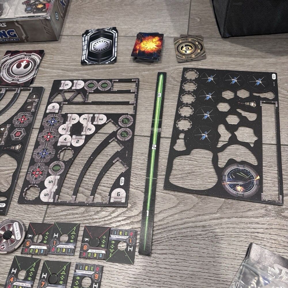 Star Wars X-Wing Miniatures Game Core Set - Picture 4 of 8